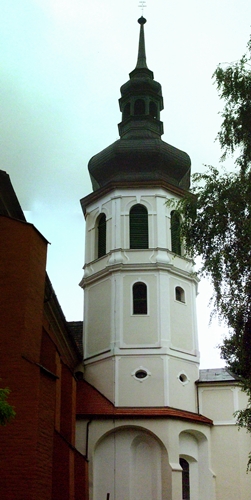 Wieża kościoła Matki Boskiej Bolesnej i św. Wojciecha w Opolu